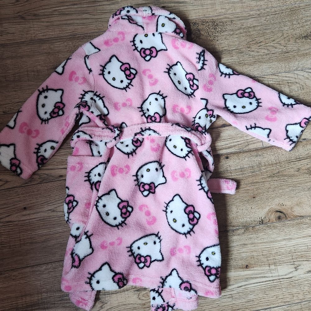 Hello Kitty Pink Robe Size 3T - Picture 13 of 16